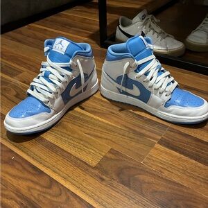 Jordan 1 mid legacy blue